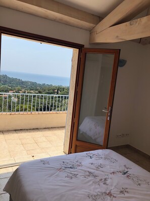 4 bedrooms, iron/ironing board, free WiFi, bed sheets - Panoramic Sea View (La Croix-Valmer)