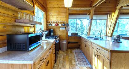 Enjoy a cozy cabin near the lake! Sleeps 8, 5 Beds.