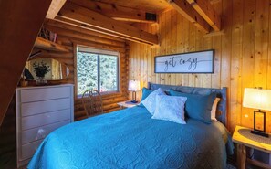 2 bedrooms, iron/ironing board, free WiFi, bed sheets - Enjoy a cozy cabin near the lake! Sleeps 8, 5 Beds. (Panguitch Lake)