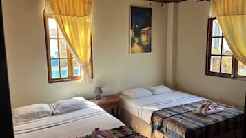 3 bedrooms, desk, WiFi, bed sheets