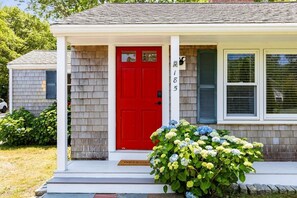 Exterior detail - Short walk to ④FOUR beaches & downtown Hyannis * Central AC * Hot Tub! (Hyannis)