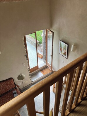 Interior - Stone barn in the middle of fields, village of Aubignas, Ardèche (Aubignas)