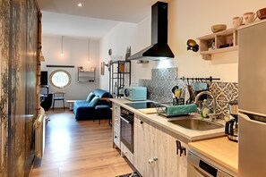 Refrigerador, microondas, horno y lavavajillas