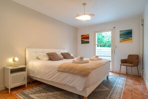 4 chambres, fer et planche à repasser, Wi-Fi gratuit, draps fournis