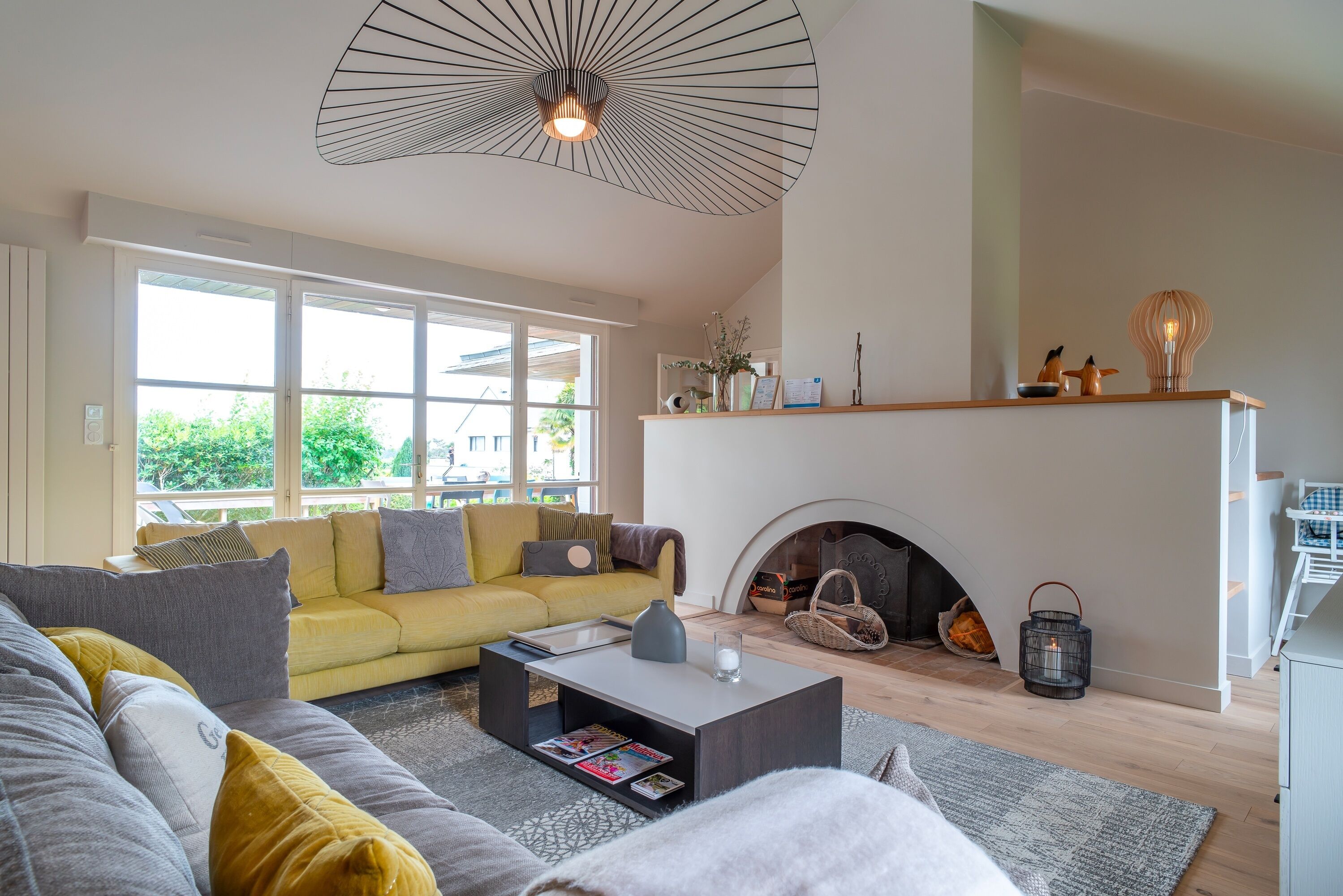 Télévision, cheminée