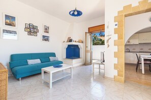 TV, fireplace - 3954 Villetta Mamapace by BarbarHouse (Punta Prosciutto)