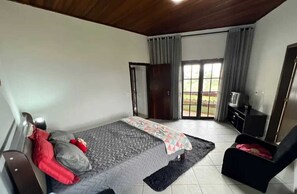 5 間睡房、免費 Wi-Fi