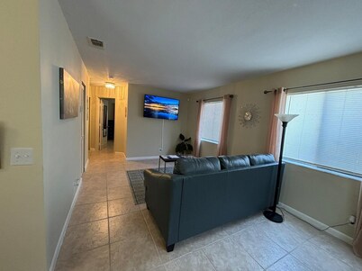 Sea Breeze - 2BR Apartment -  Near all beach excursions and WPB nightlife.