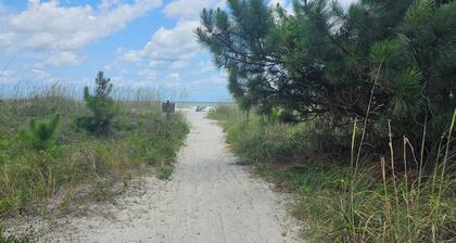 NEW! 1 BD Apt~Beach Access~Clean~Great Location~Quiet & NICE! Great for Couples!