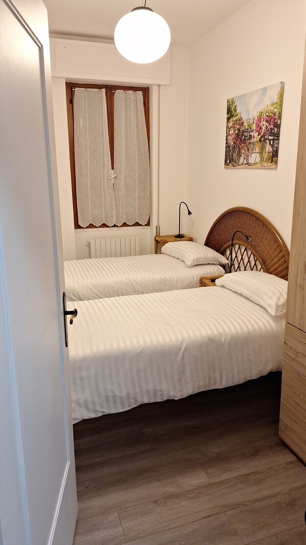 3 Schlafzimmer, Bügeleisen/Bügelbrett, WLAN, Bettwäsche