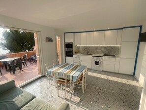 Interior - T2 sea view, very quiet. (Saint-Cyr-sur-Mer)