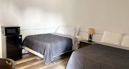 Room 27 - Double Queen - Sleeps 4 - Harper Motel