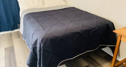 Room 16 - Standard Queen - Sleeps 2 - Harper Motel