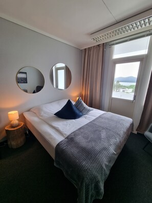 Standard Double Room with Shared Bathroom and Sea View