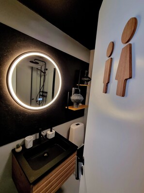 Apartment, Sea View | Bathroom | Shower, towels, soap, toilet paper - A-11 (Ålesund)