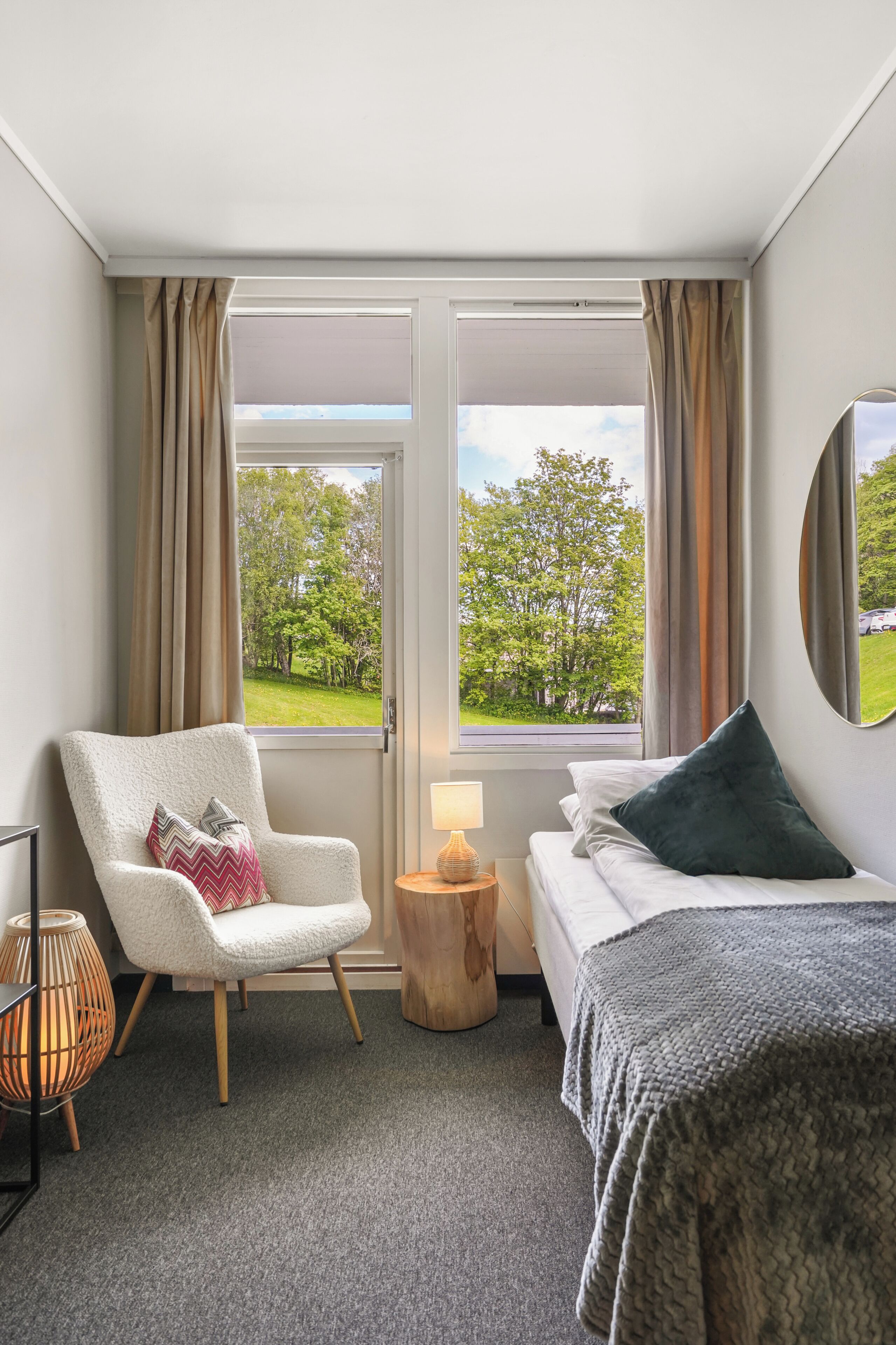 Standard Single Room with Shared Bathroom | Down comforters, individually furnished, bed sheets