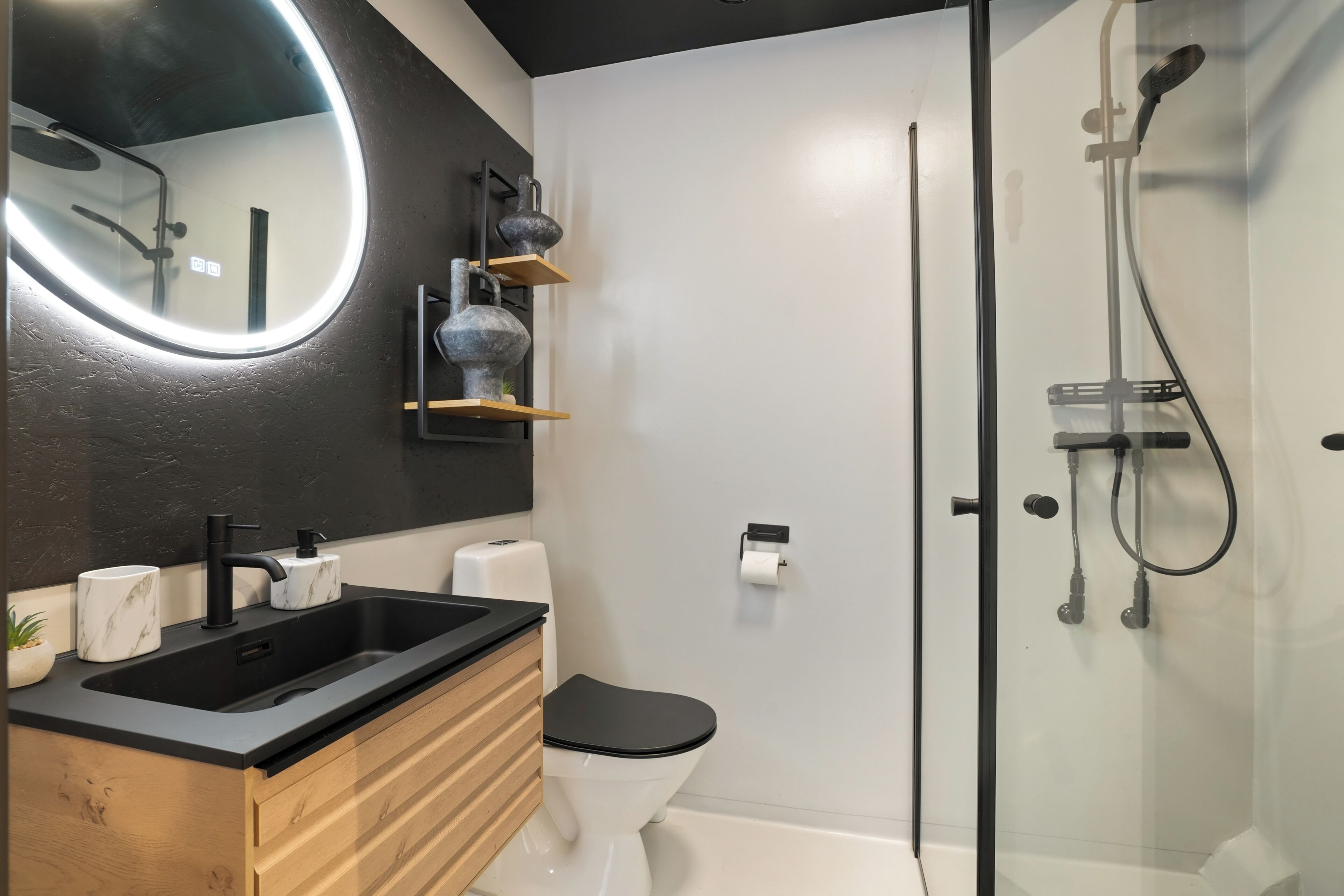 Apartment, Sea View | Bathroom | Shower, towels, soap, toilet paper