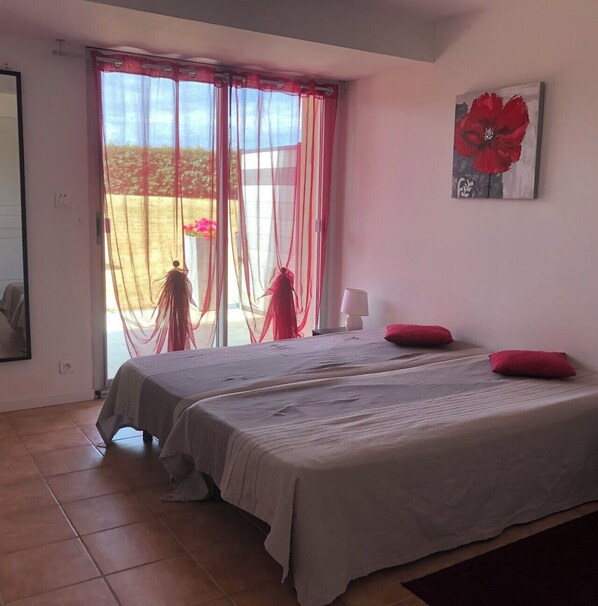 1 dormitorio, tabla de planchar con plancha, wifi