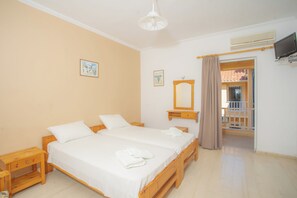 Desk, free WiFi - Nydri Mediterraneo Apartments  (Lefkada)