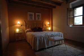 1 soverom, strykejern/-brett, wi-fi og sengetøy