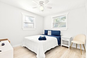 2 chambres, fer et planche à repasser, Wi-Fi, draps fournis