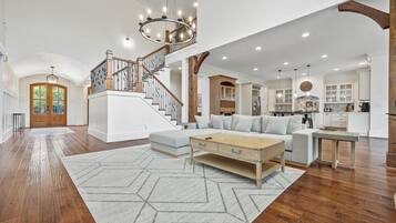 Smart-tv, eldstad, tv-spel och bordsfotboll