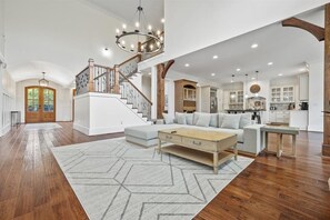 Smart TV, fireplace, video games, foosball - Buckhead Modern Luxury Home with Firepit & Arcade (Atlanta)