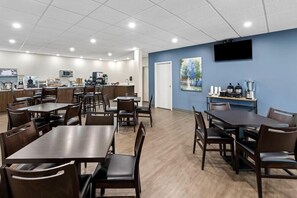 Dining - Howard Johnson by Wyndham Thunder Bay (Thunder Bay)