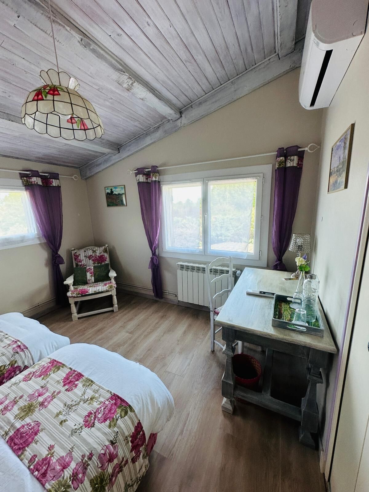 Iron/ironing board, free WiFi