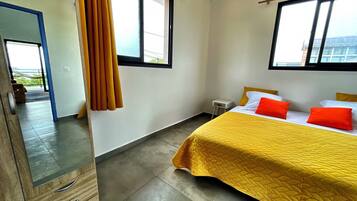 1 chambre, fer et planche à repasser, lit parapluie, Wi-Fi gratuit