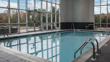 Piscina interna, piscina externa