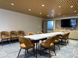 Meeting facility - Surestay Plus by Best Western Brooks (Brooks)
