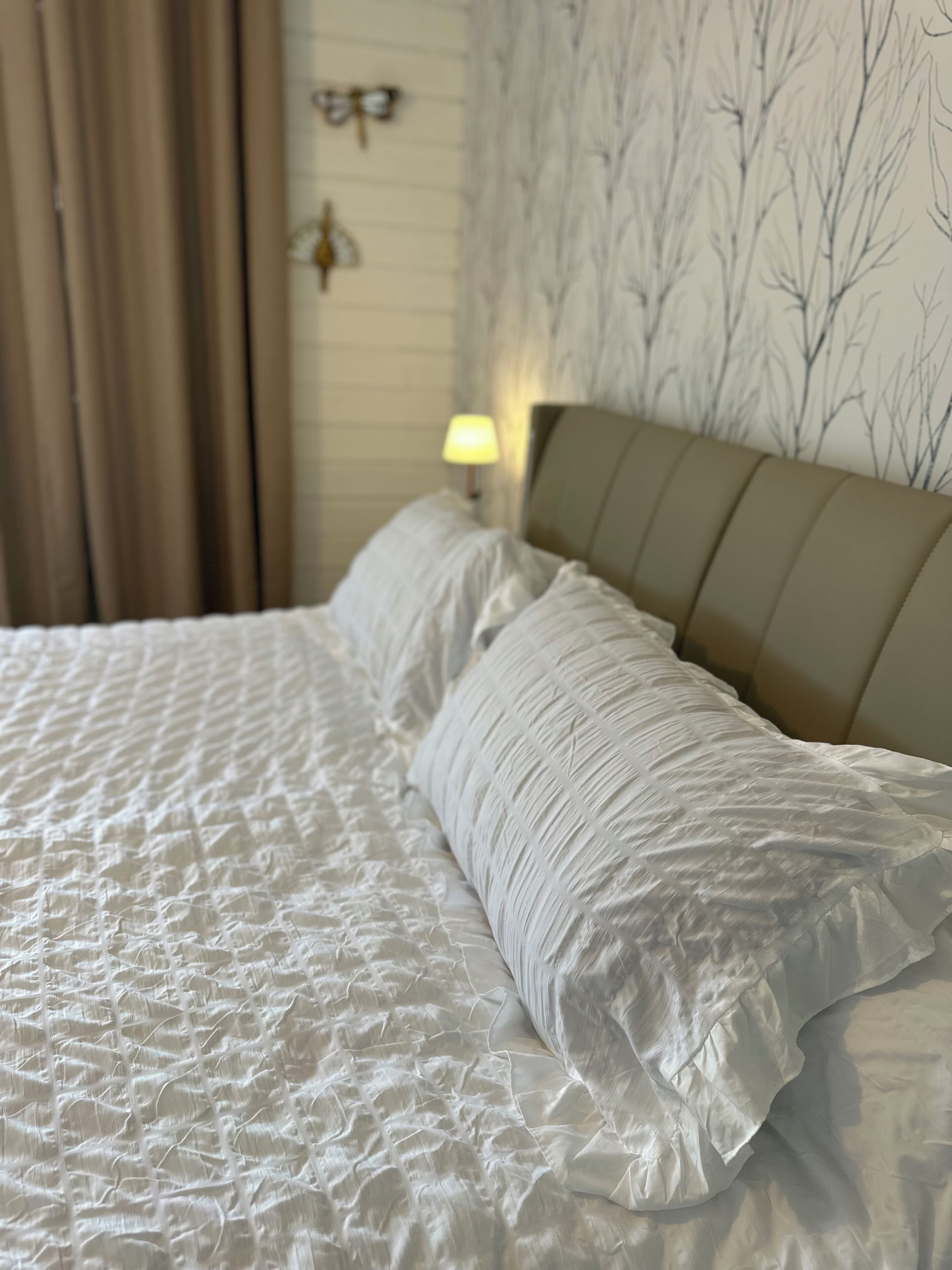 2 bedrooms, bed sheets