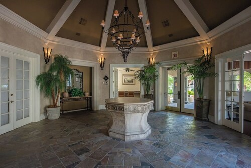 Luxury Comfort close to Westworld & TPC + Pool&Spa