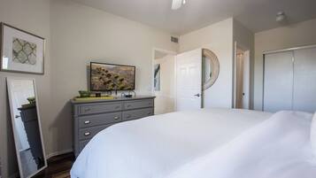 1 bedroom, in-room safe, iron/ironing board, free WiFi