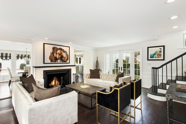 Televisión, videojuegos, futbolito y tenis de mesa 