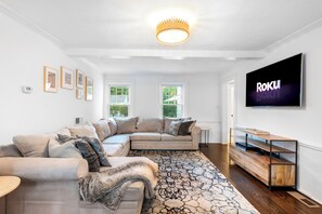 Smart TV, video games, table football, ping pong - Resort Style Escape in Bellport Village! Pool, Spa, Sauna, Fire Pit & Game Room (Bellport)