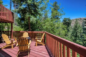 Outdoor dining - Gorgeous, quiet cabin close to Summerhaven (Mount Lemmon)