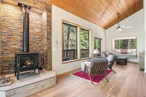 Gorgeous, quiet cabin close to Summerhaven