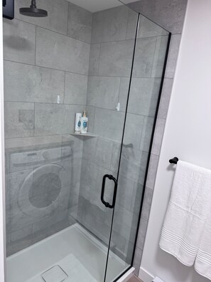 Shower, hair dryer, towels, soap - Private suite, mountain views -  large kitchen, private hot tub and pet friendly (Silver Star Mountain)