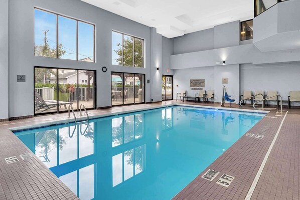 Indoor pool - Country Inn & Suites by Radisson, Rehoboth Beach - Dewey (Rehoboth Beach)