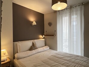 2 chambres, fer et planche à repasser