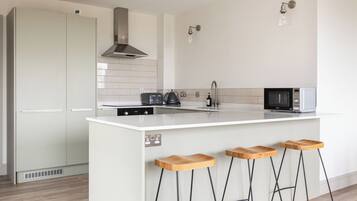 Fridge, microwave, oven, dishwasher