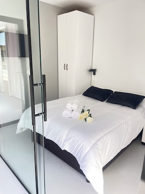 Appartement luxueux | Literie de qualitĂ©, couette en duvet, rideaux dâobscurcissement