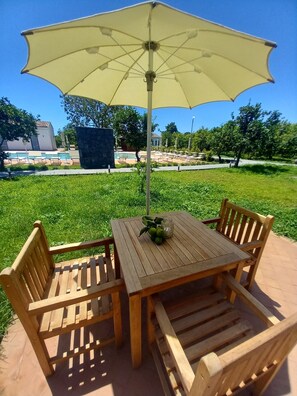 Firemannsrom, bassengutsikt | Skrivebord, barnesenger (inkludert), wi-fi (inkludert) og sengetøy