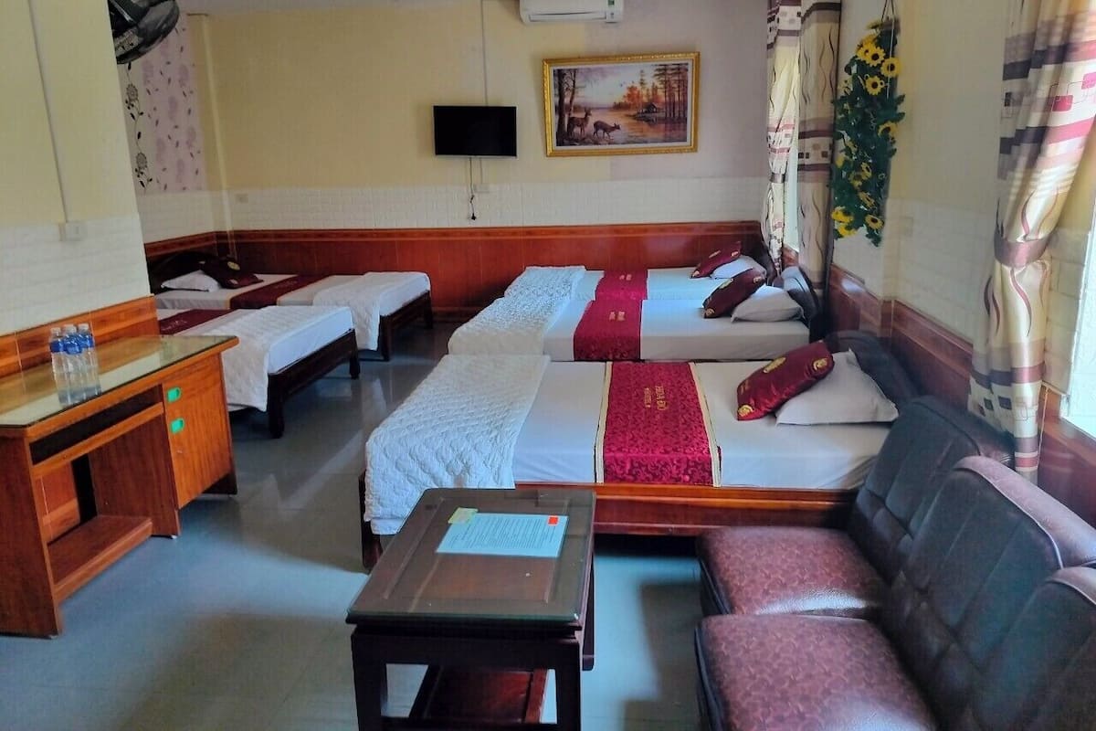 Family Quadruple Room | Desk, free WiFi