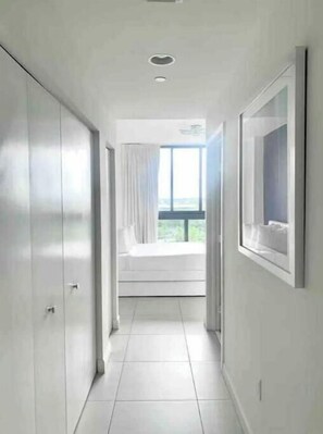 1 bedroom - A1206B Awesome Downtown Doral (Doral)