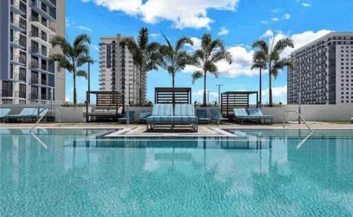 A1404A Unique Apartment DT Doral