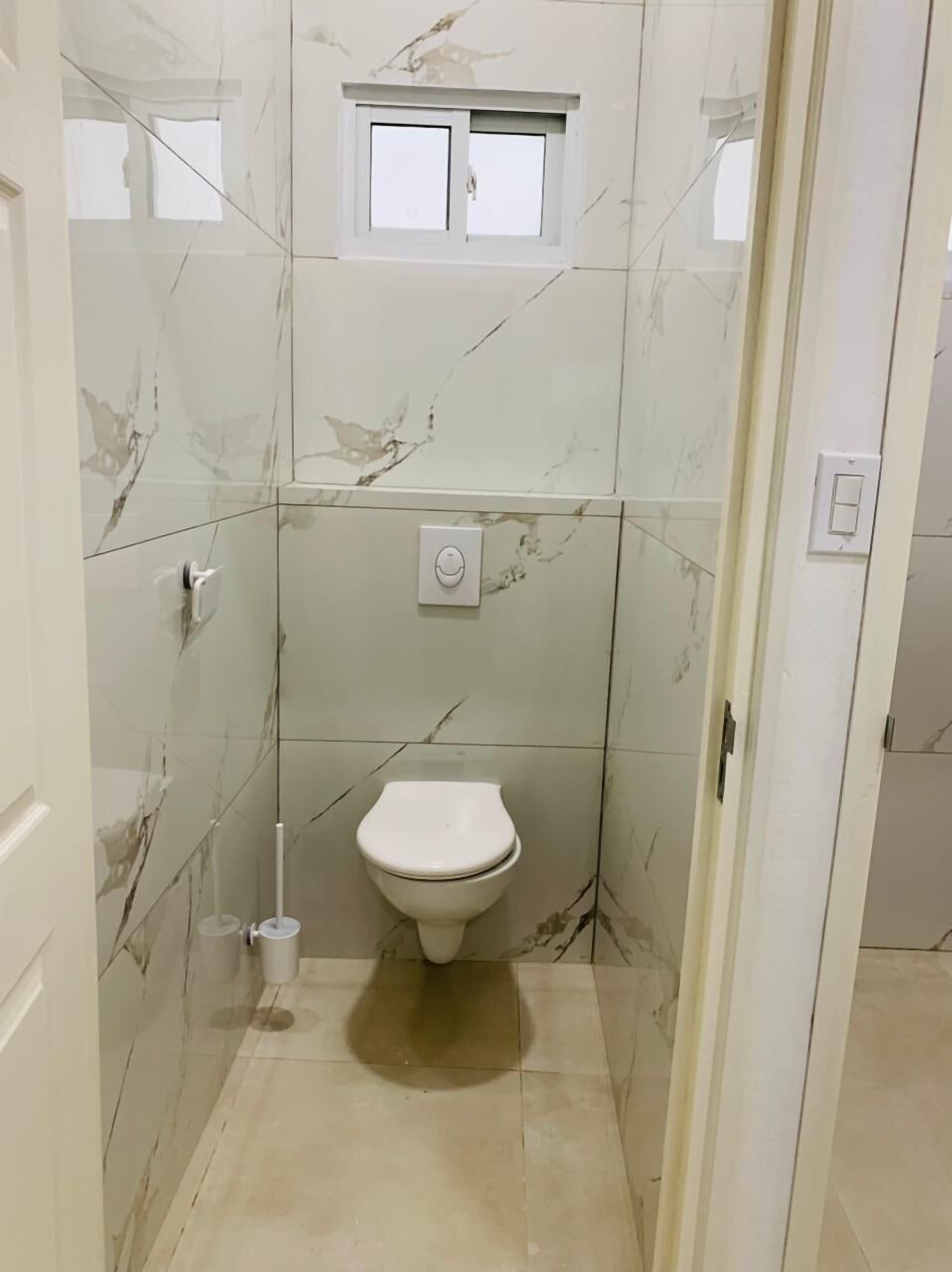 Máy sấy tóc, khăn tắm 