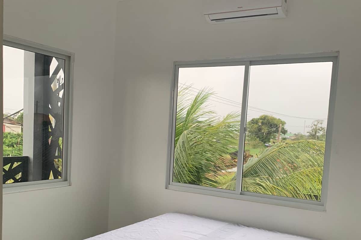 2 slaapkamers, een strijkplank/strijkijzer, gratis wifi, beddengoed